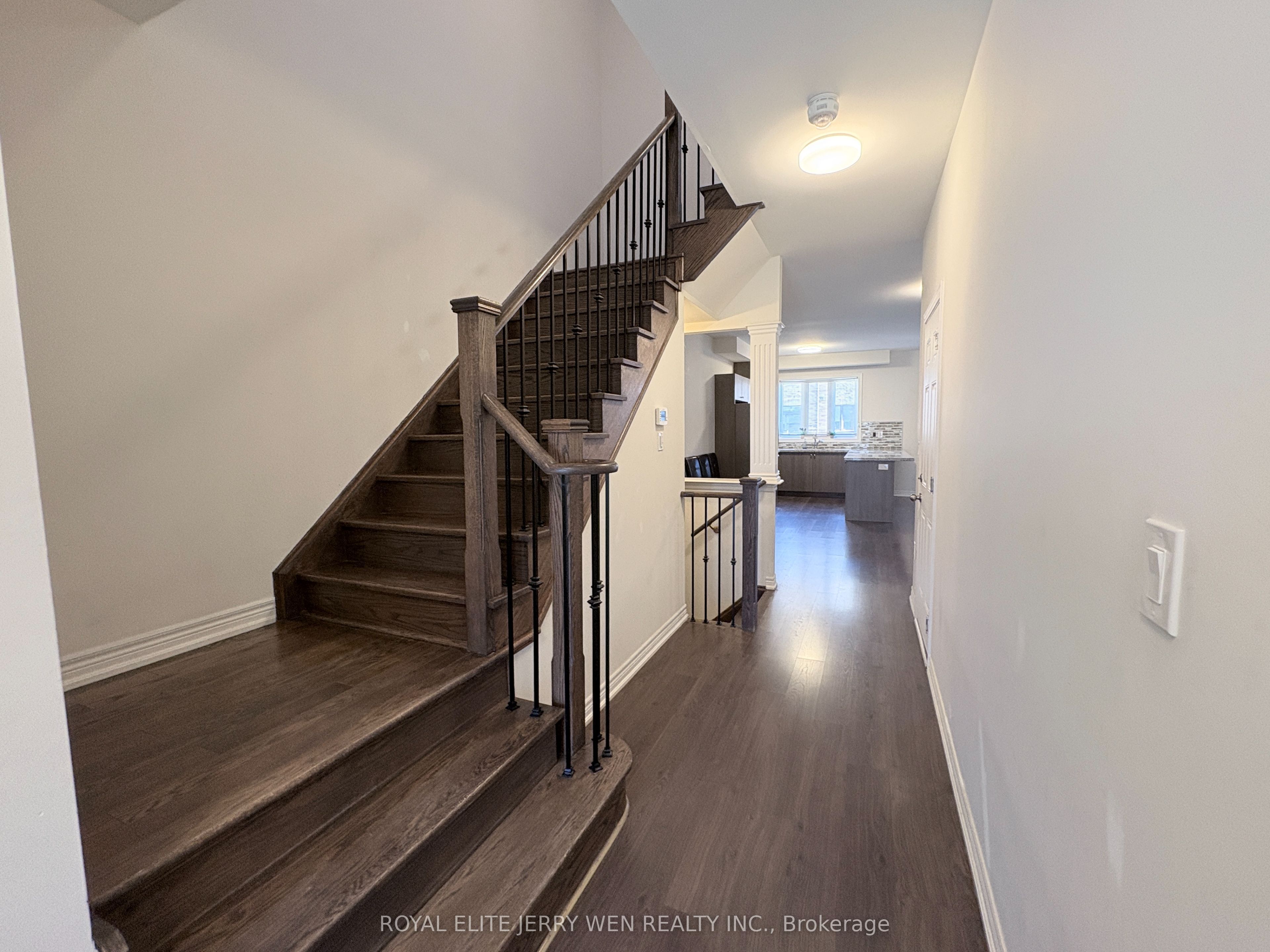 15 Collier Crescent