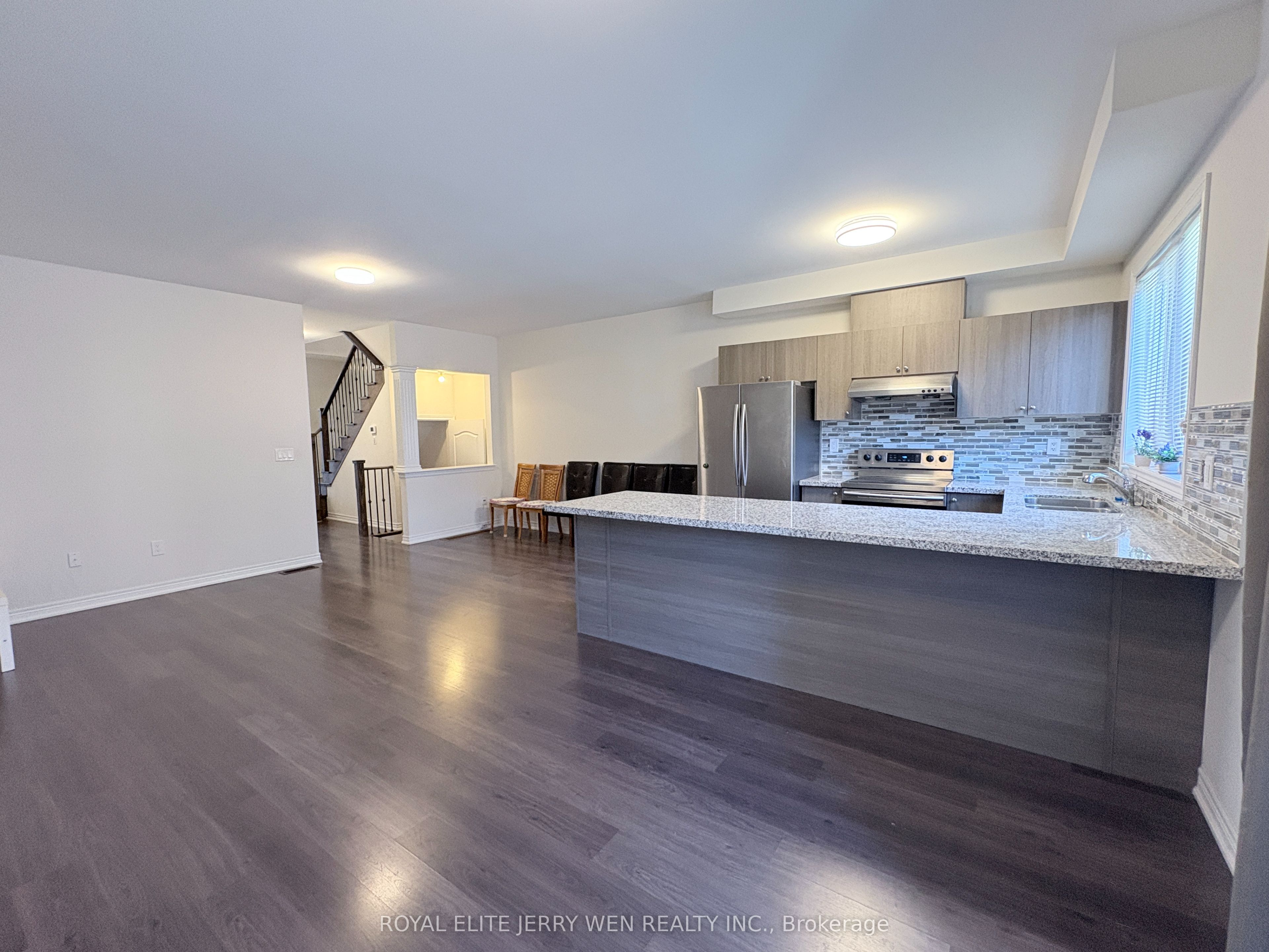 15 Collier Crescent