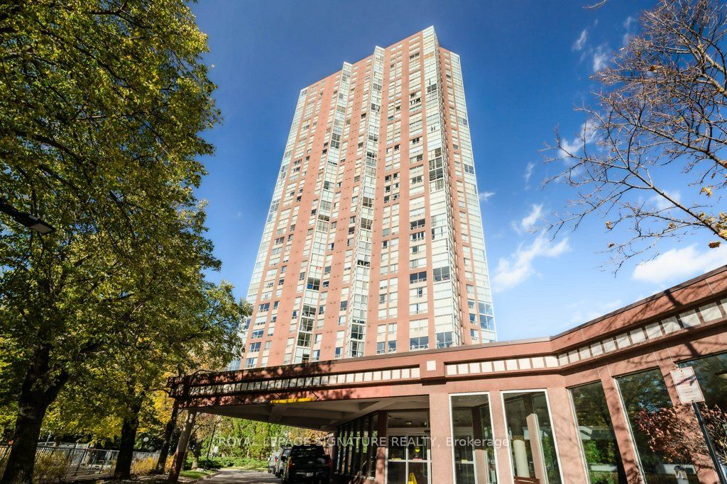 Photo of 7 Concorde Place #2812, Toronto, ON M3C 3N4 (MLS # C12523458)