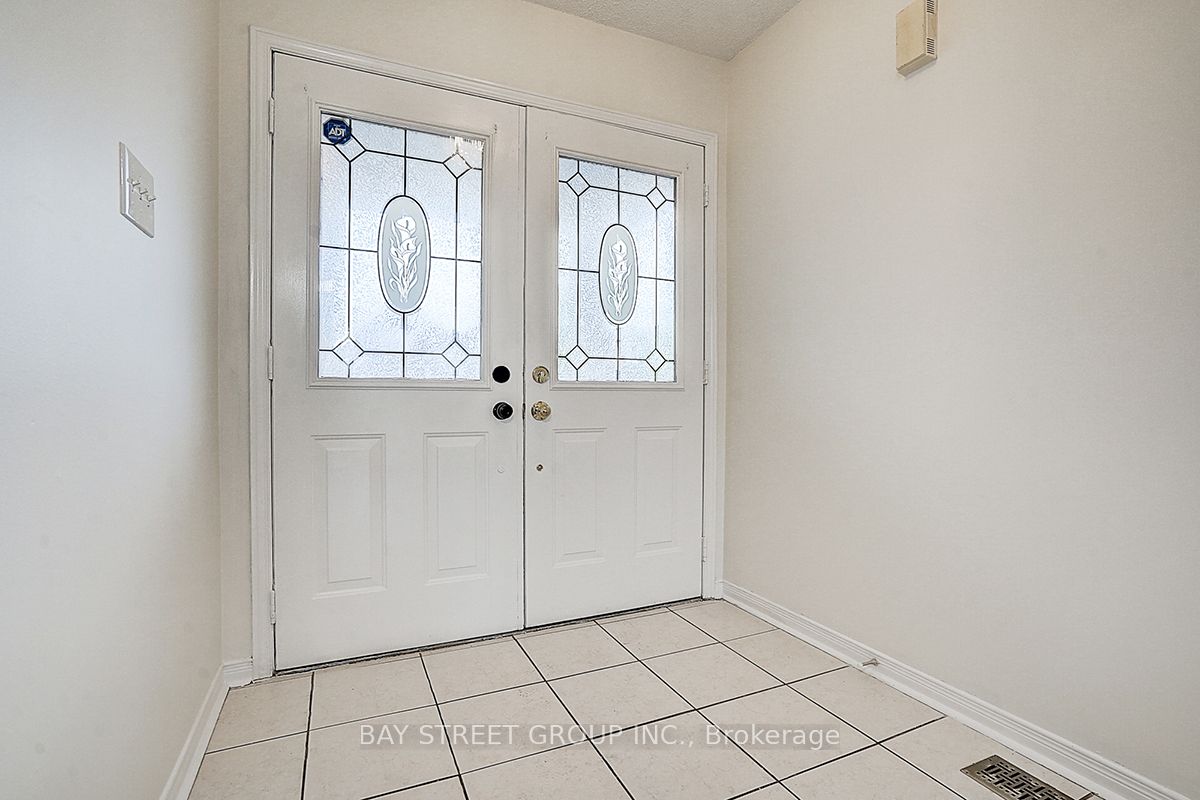 11 Tara Crescent