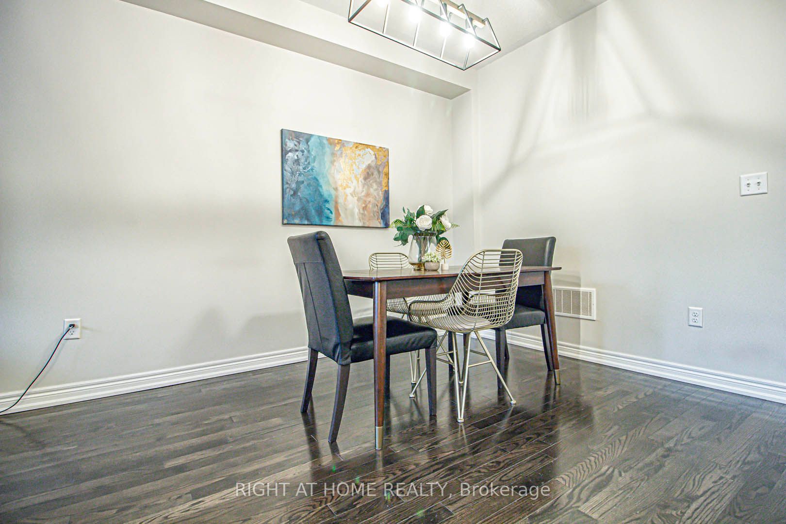 1358 Granrock Crescent