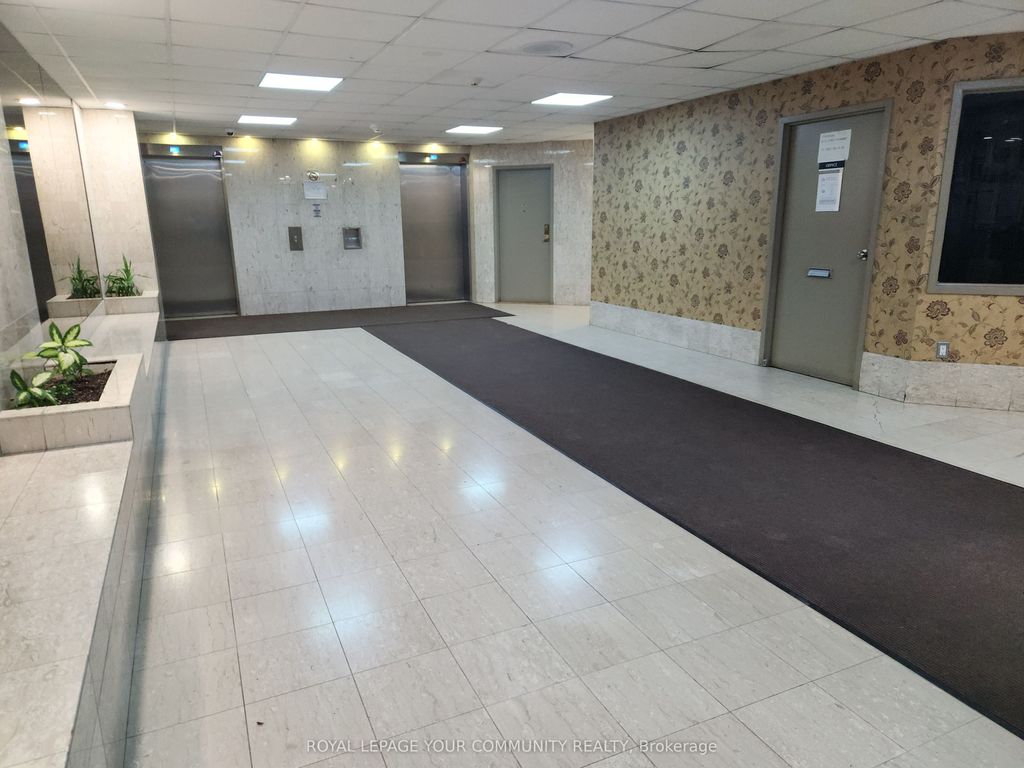 Photo of 2470 Eglinton Avenue W #805, Toronto, ON M6M 5E7 (MLS # W12631306)