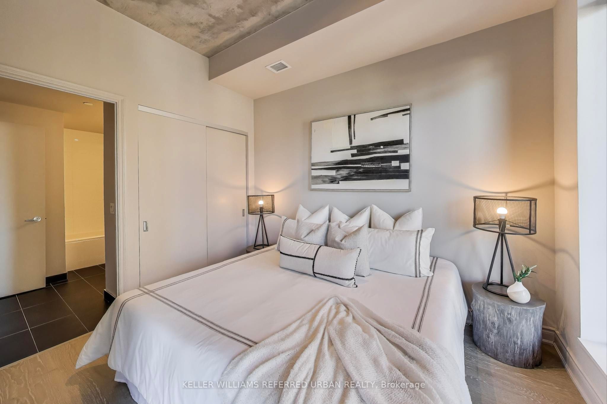 608 Richmond Street W 616