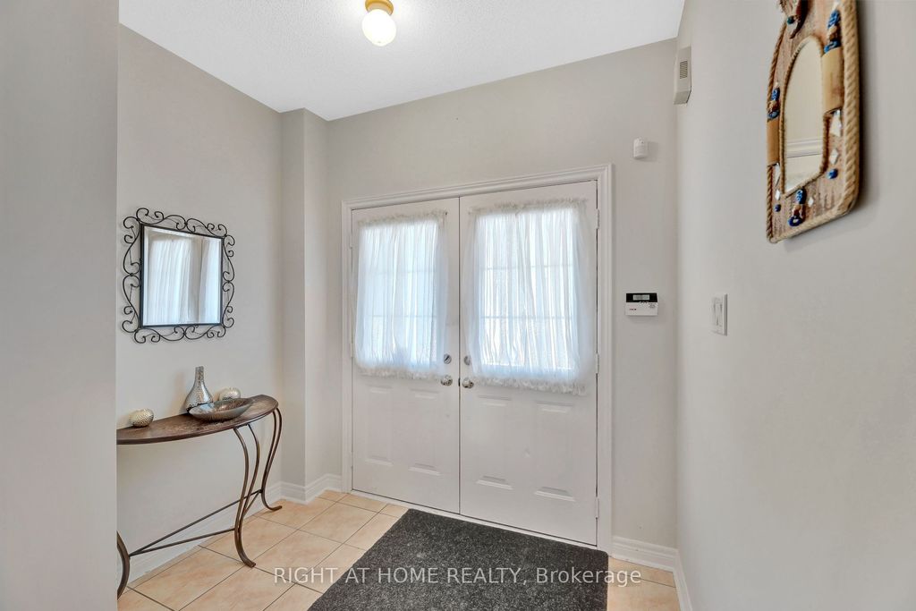 Photo of 62 Martini Drive N, Richmond Hill, ON L4S 2T7 (MLS # N12633832)