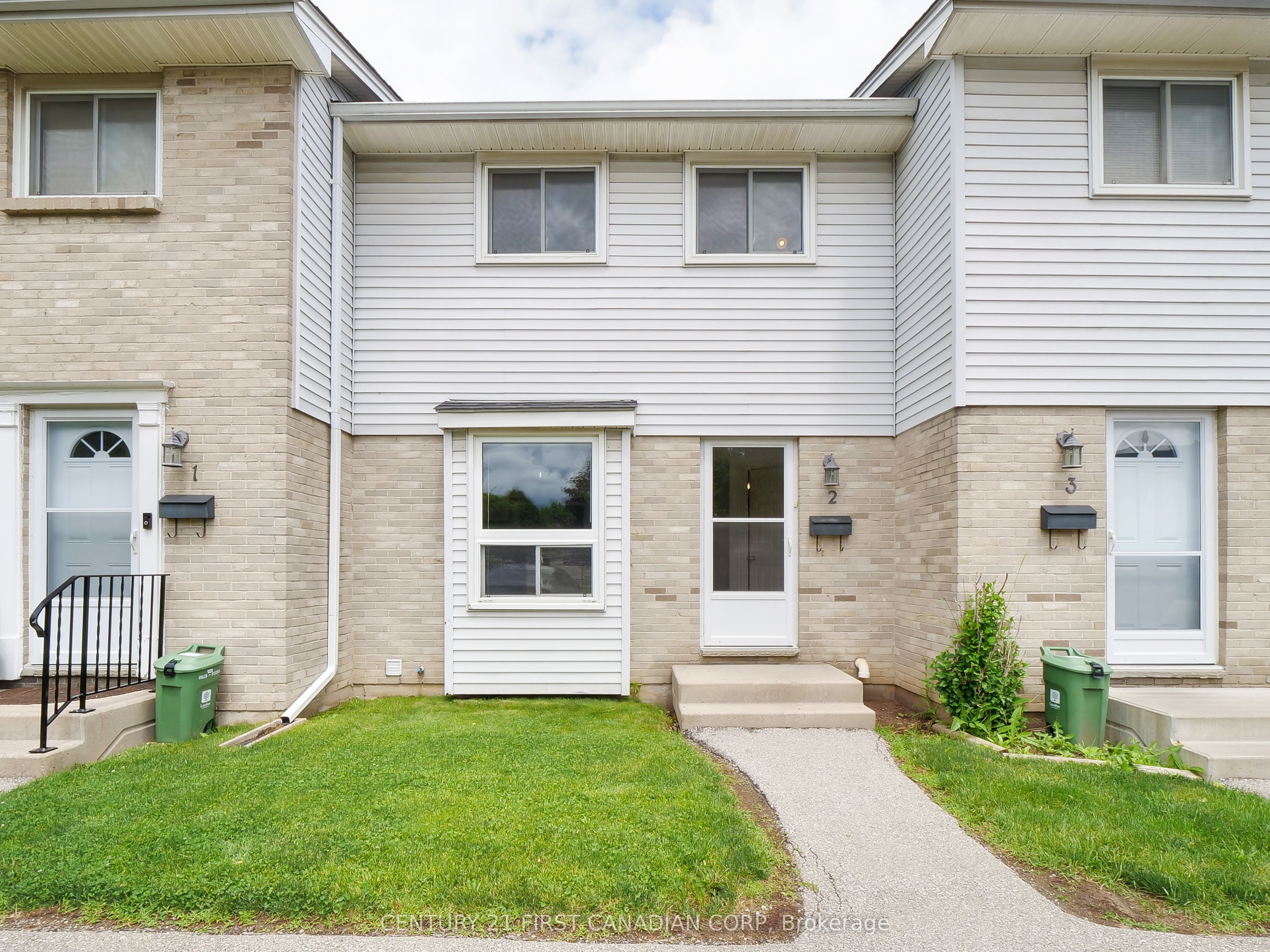 Photo 1 of 31 — 1786 Attawandaron Road 2, London North, ON N6G 3N1