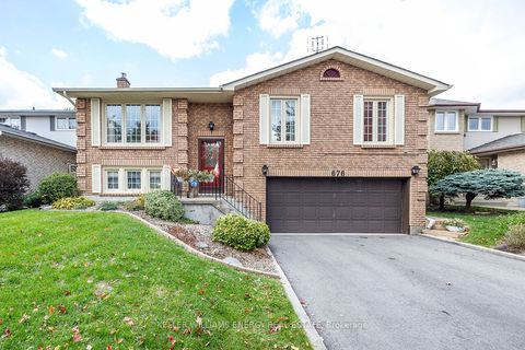 676 Whistler Drive Oshawa ON L1J 7N7