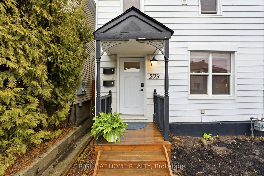 Photo of 209 Marier Avenue, Vanier and Kingsview Park, ON K1L 5R4 (MLS # X13022468)