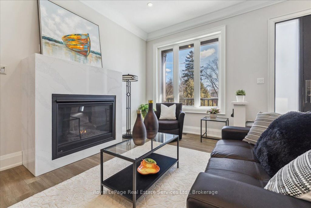 Photo of 1211 Pinegrove Road, Oakville, ON L6L 2W8 (MLS # W12818918)