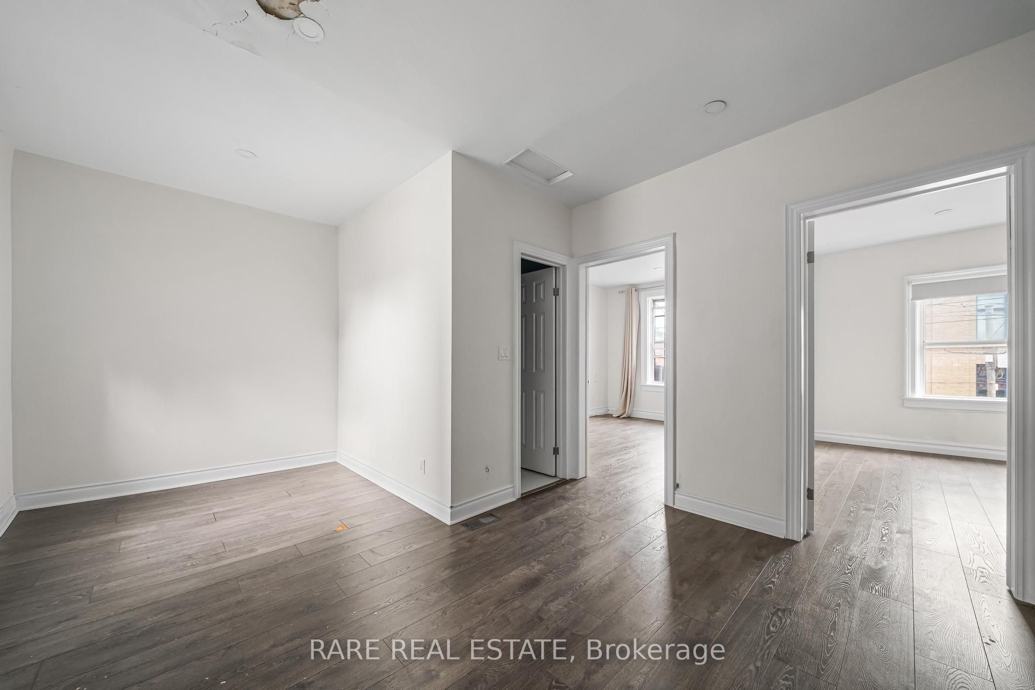 200 Bathurst Street