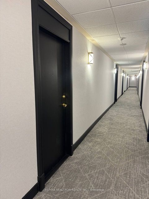 185 Oneida Crescent LPH01 Richmond Hill ON L4B 0B1