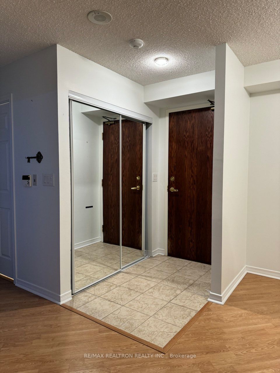 185 Oneida Crescent LPH01