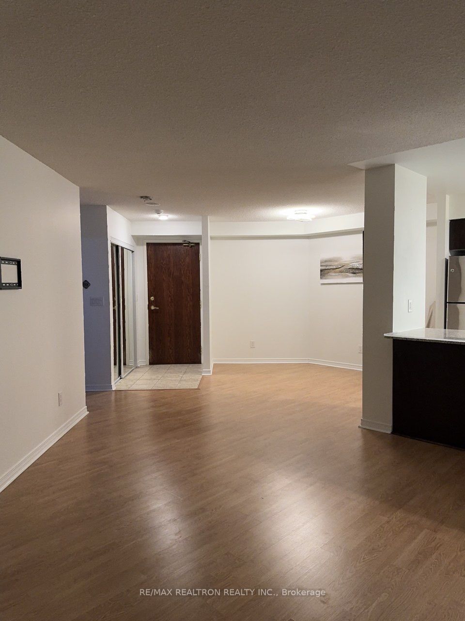 185 Oneida Crescent LPH01