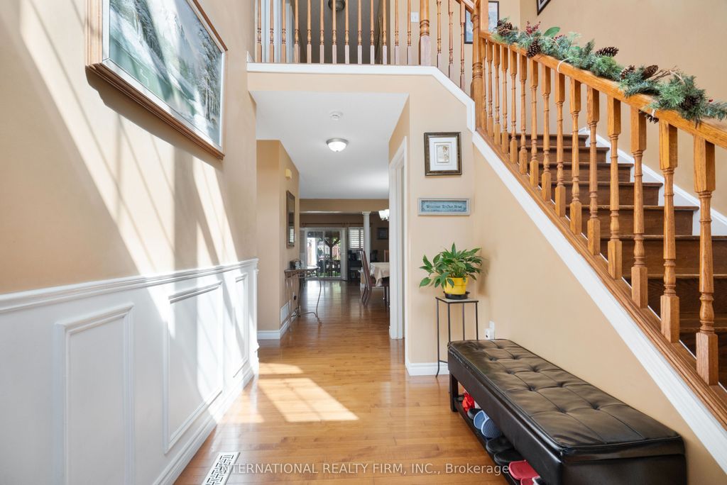 Photo of 1055 CROSSCREEK Crescent, London East, ON N5Y 6K9 (MLS # X12626566)