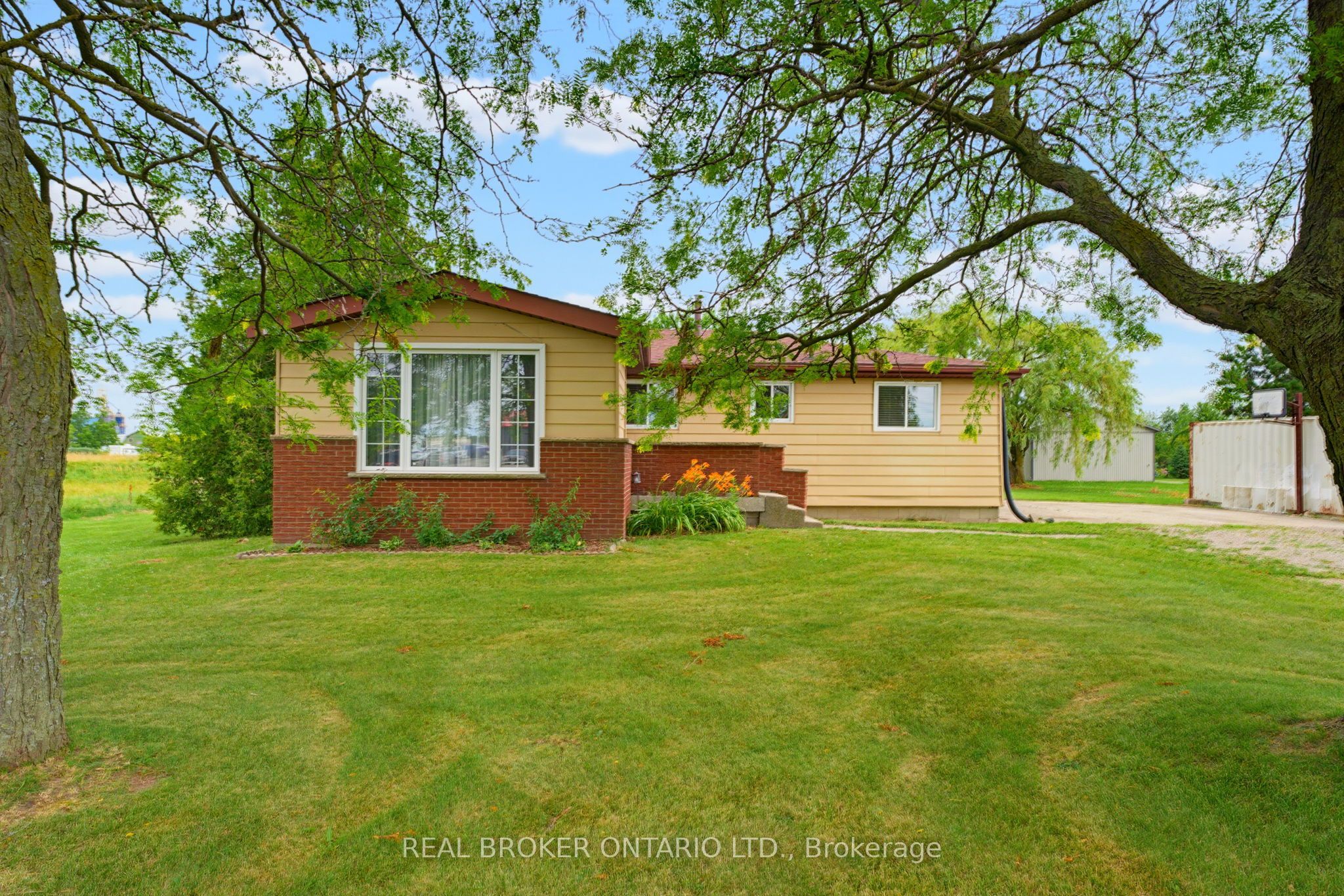 Photo 1 of 35 — 1123 Haldimand Road 20 Road, Haldimand, ON N0A 1H0