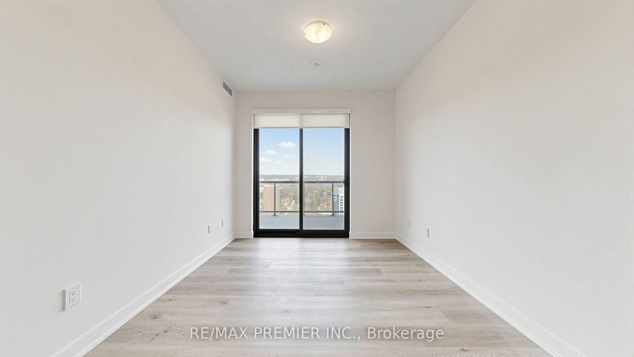 2075 Lakeshore Road 2001