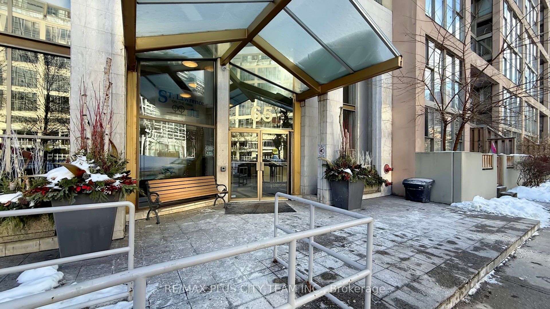 65 Scadding Avenue 205