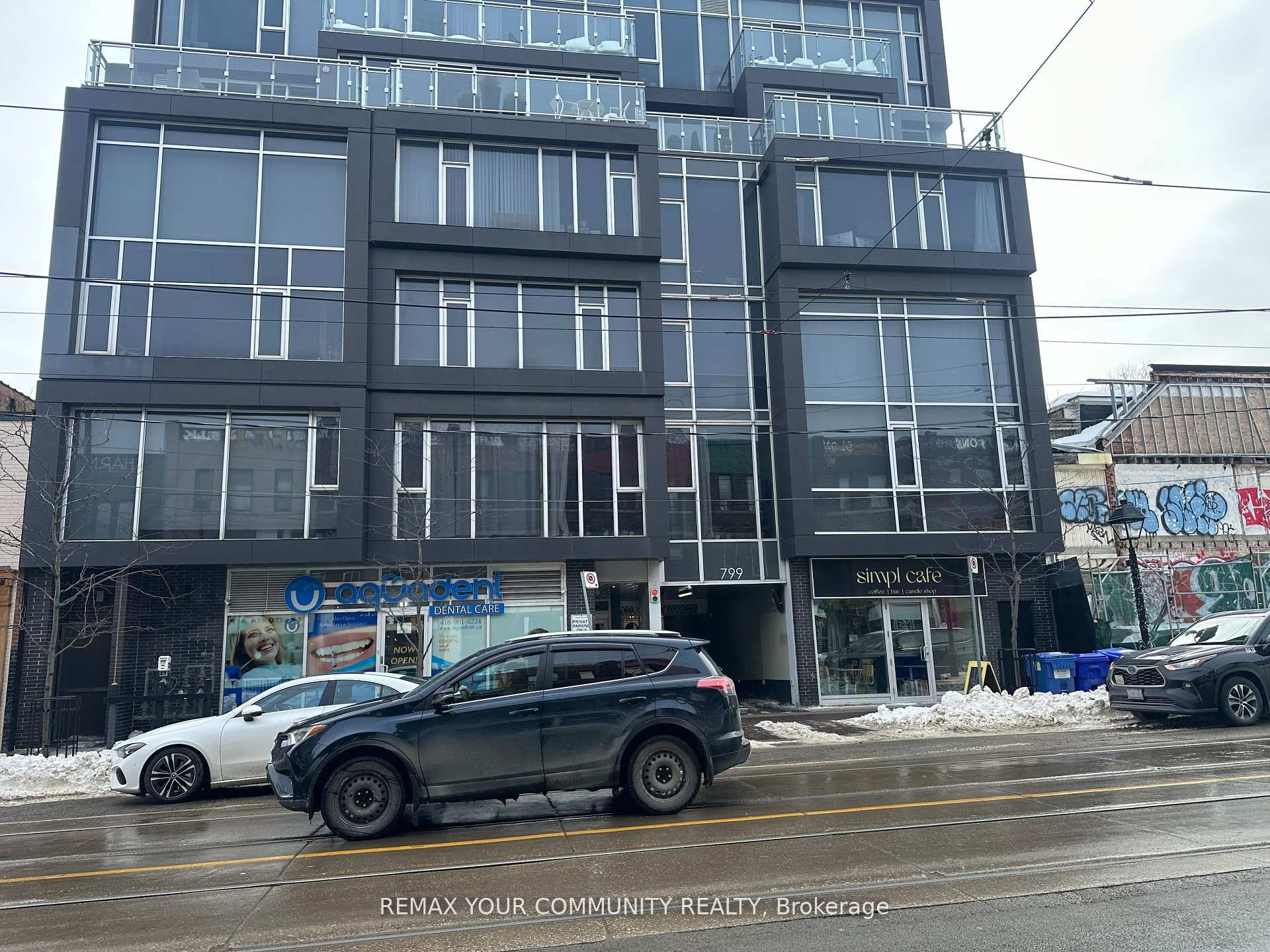 799 College Street 101