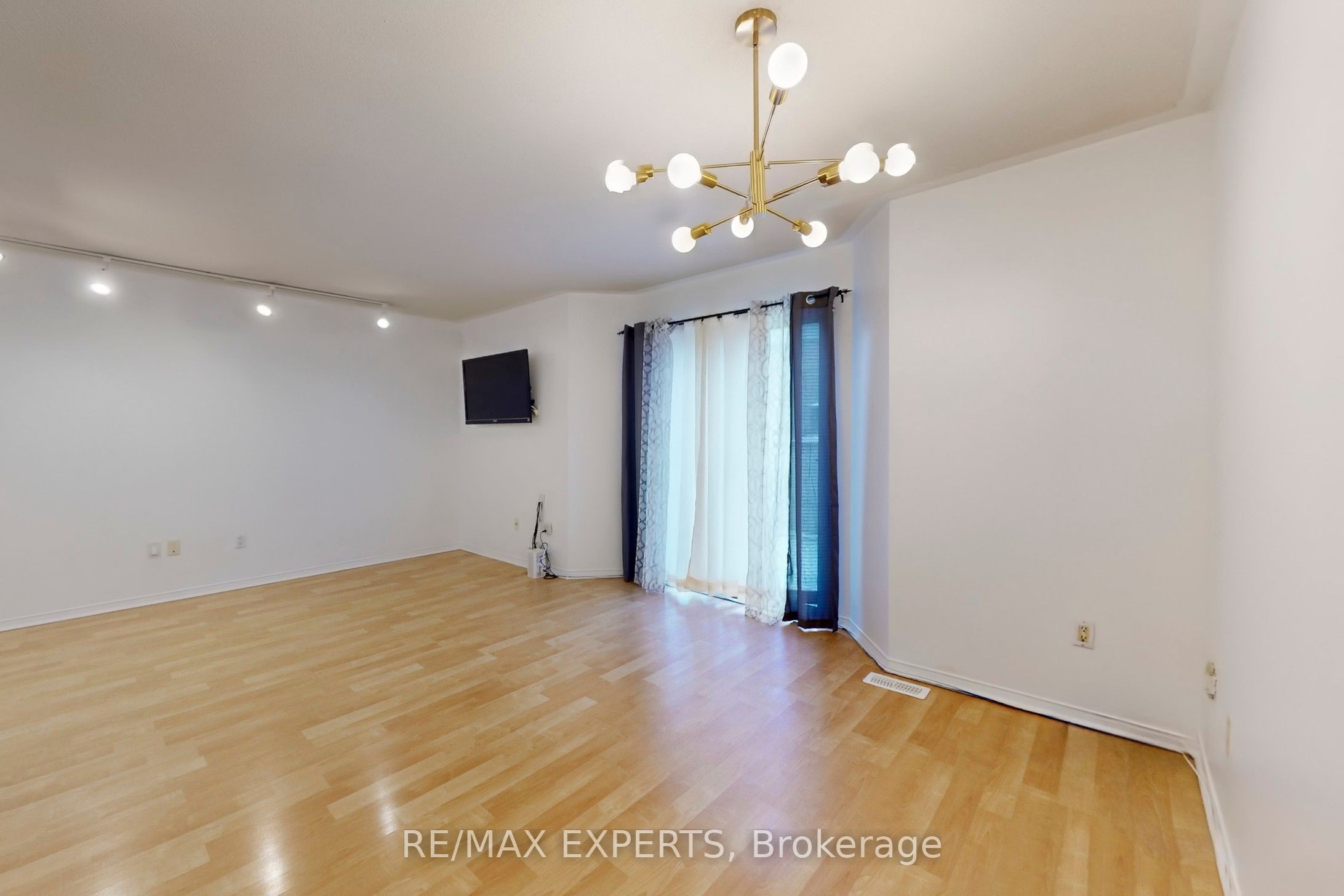 5631 Cortina Crescent