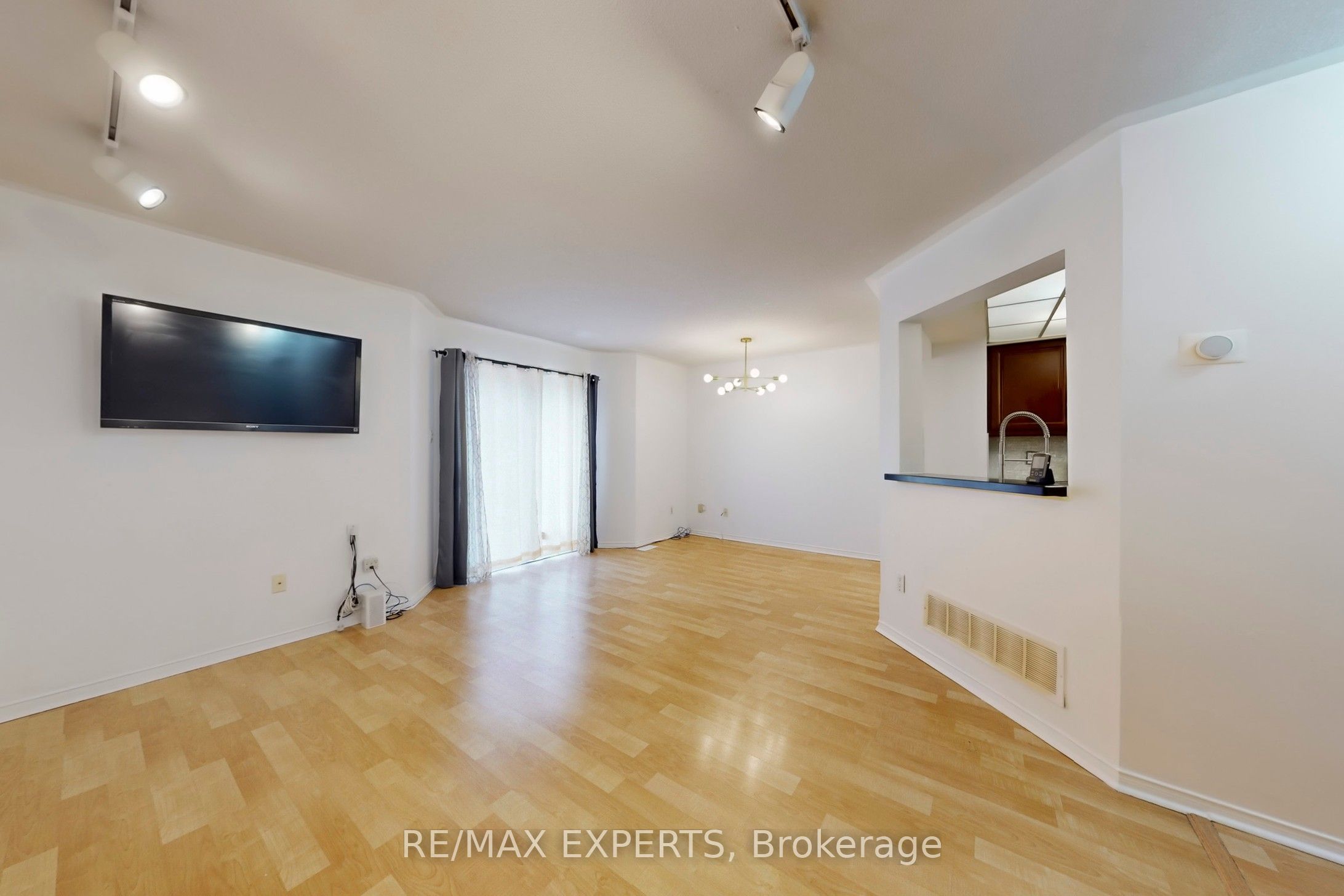 5631 Cortina Crescent