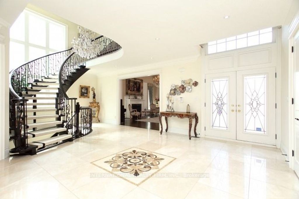 Photo of 7 Elderwood Drive, Richmond Hill, ON L4B 2X3 (MLS # N13008734)