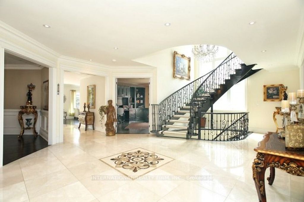 Photo of 7 Elderwood Drive, Richmond Hill, ON L4B 2X3 (MLS # N13008734)