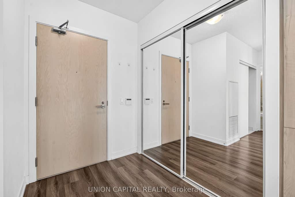 Photo of 138 Downes Street #909, Toronto, ON M5E 0E4 (MLS # C13608332)