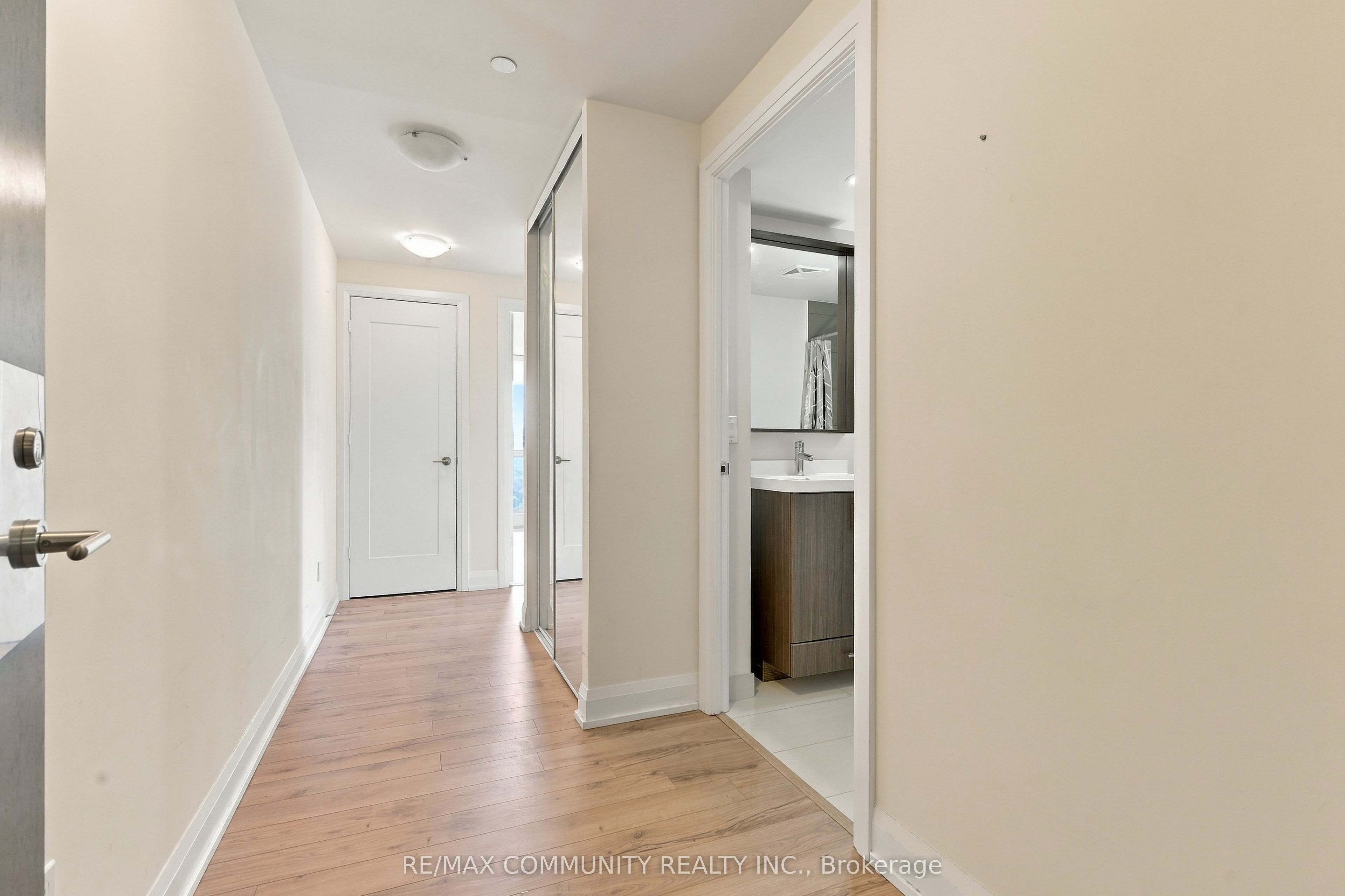 18 Graydon Hall Drive 2111