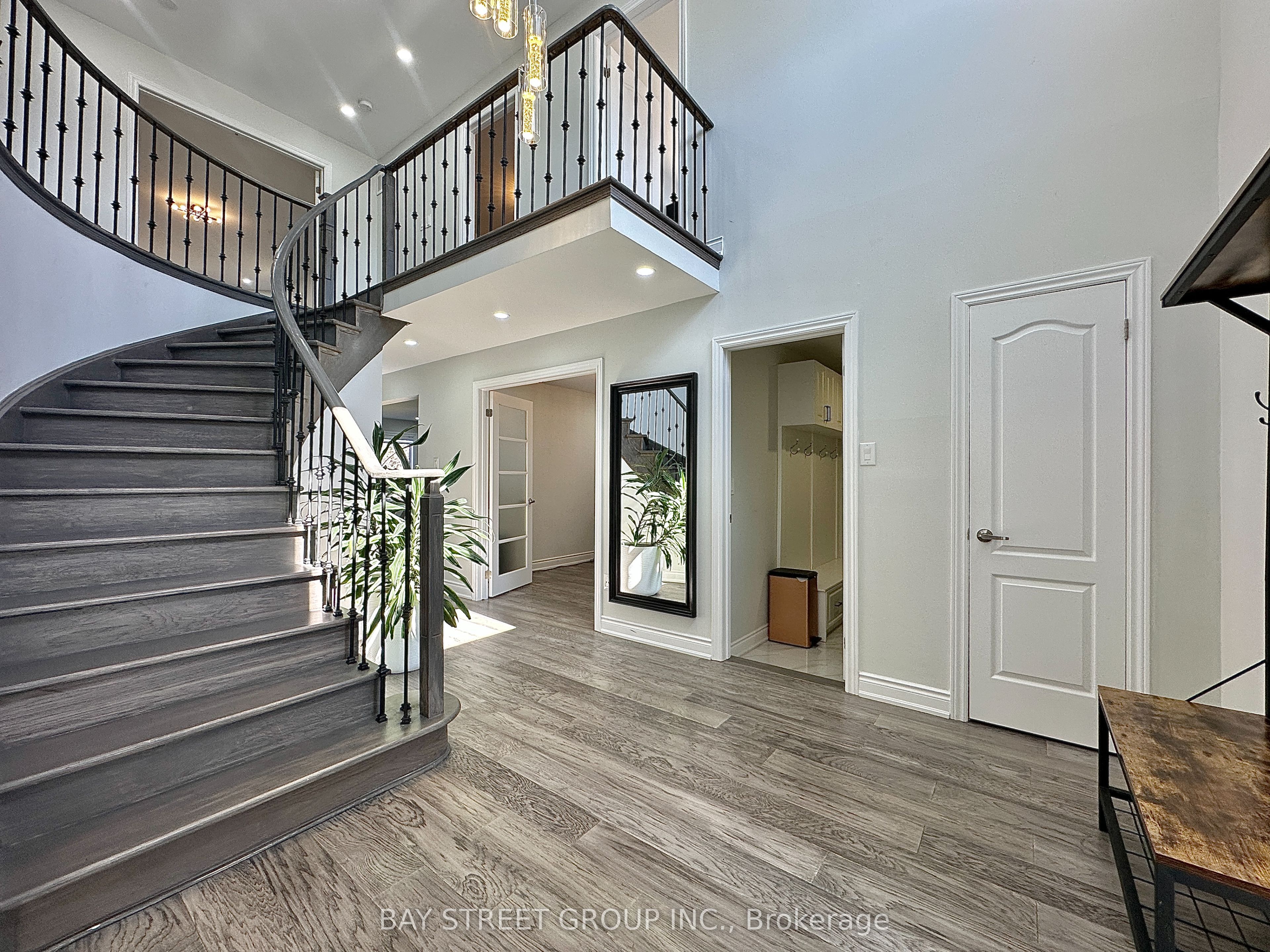 1593 Wintergrove Gardens