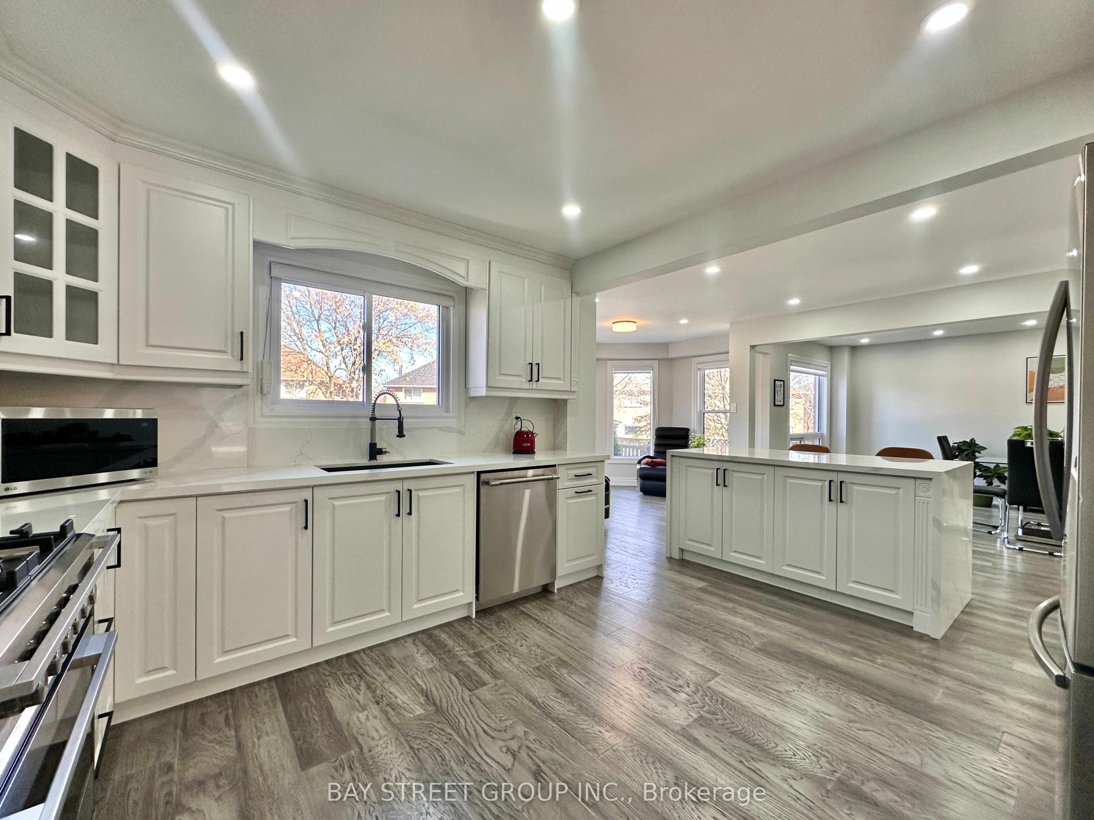 1593 Wintergrove Gardens