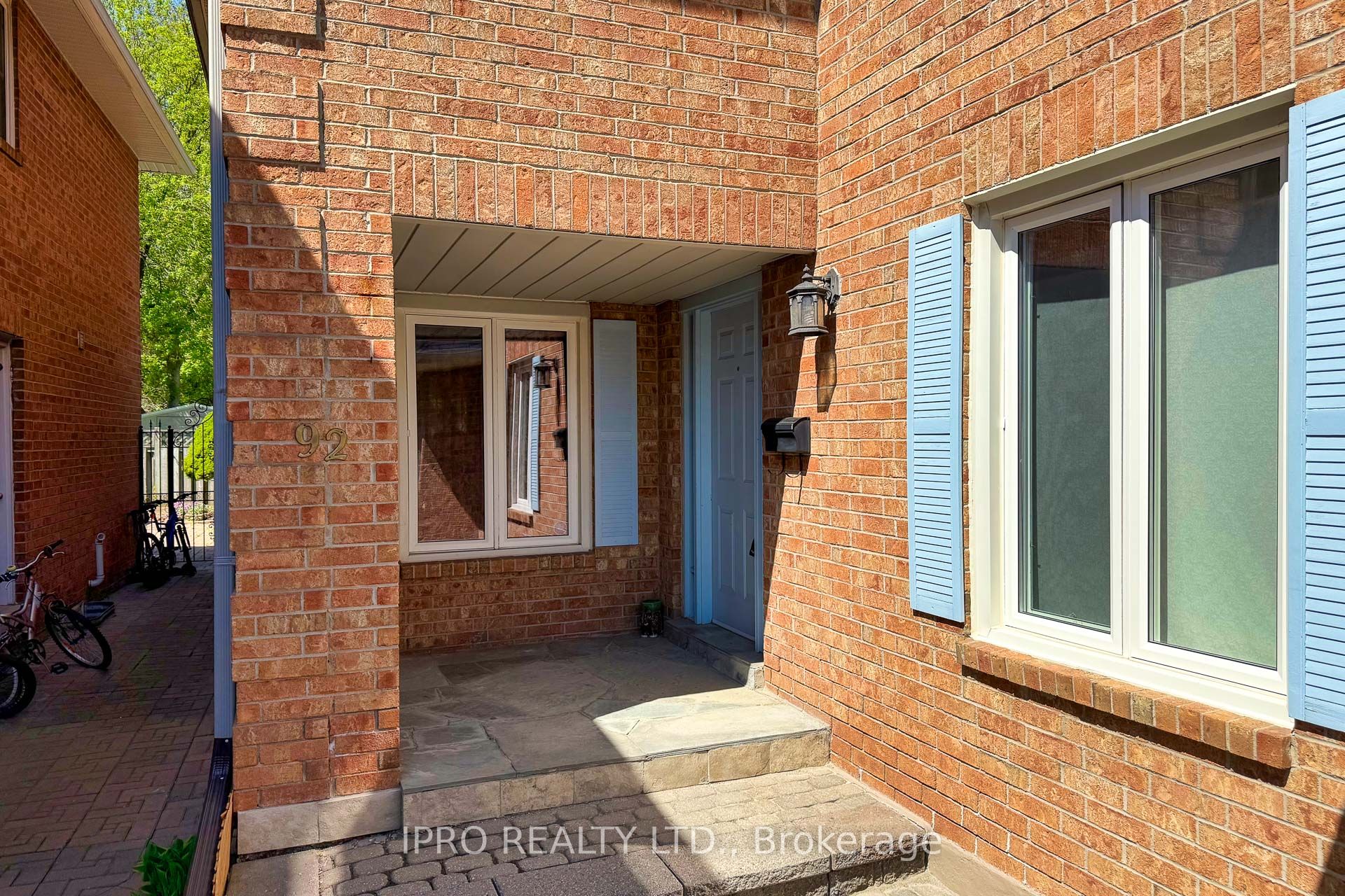 92 Rosebury Lane