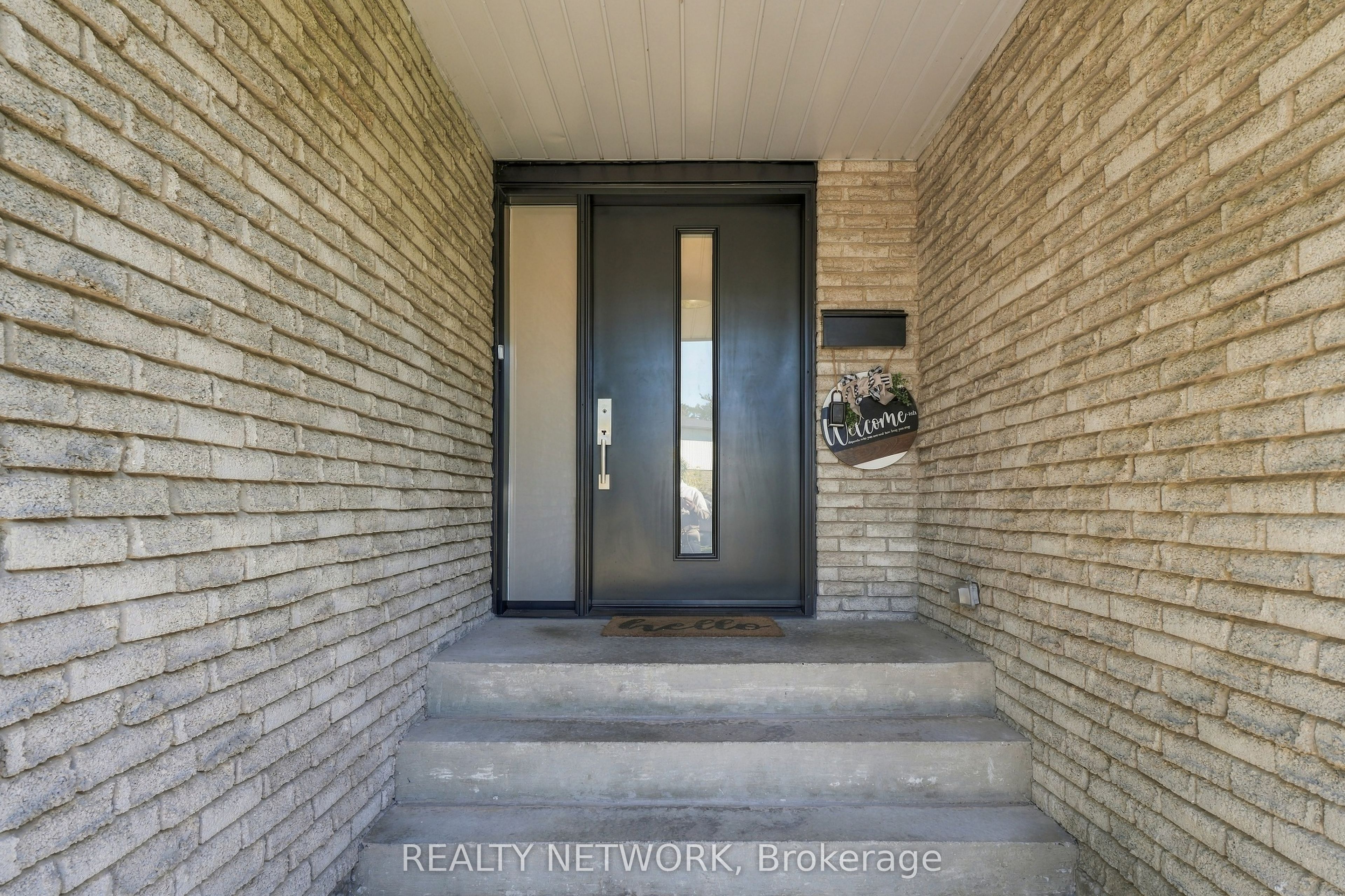 2390 Sinclair Circle
