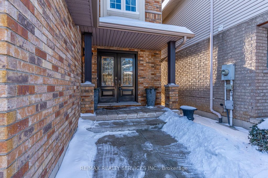 Photo of 15 Claudette Gate, Hamilton, ON L9B 2S3 (MLS # X12731870)