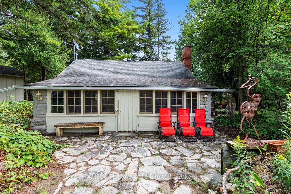 Photo of 7 6TH Avenue S, South Bruce Peninsula, ON N0H 2G0 (MLS # X13022902)