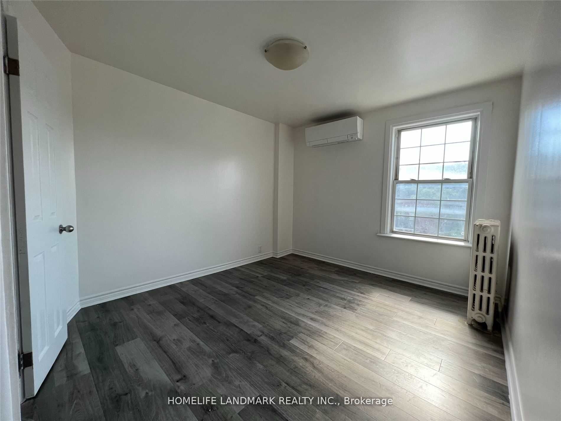 2398 Bloor Street W Apt 4