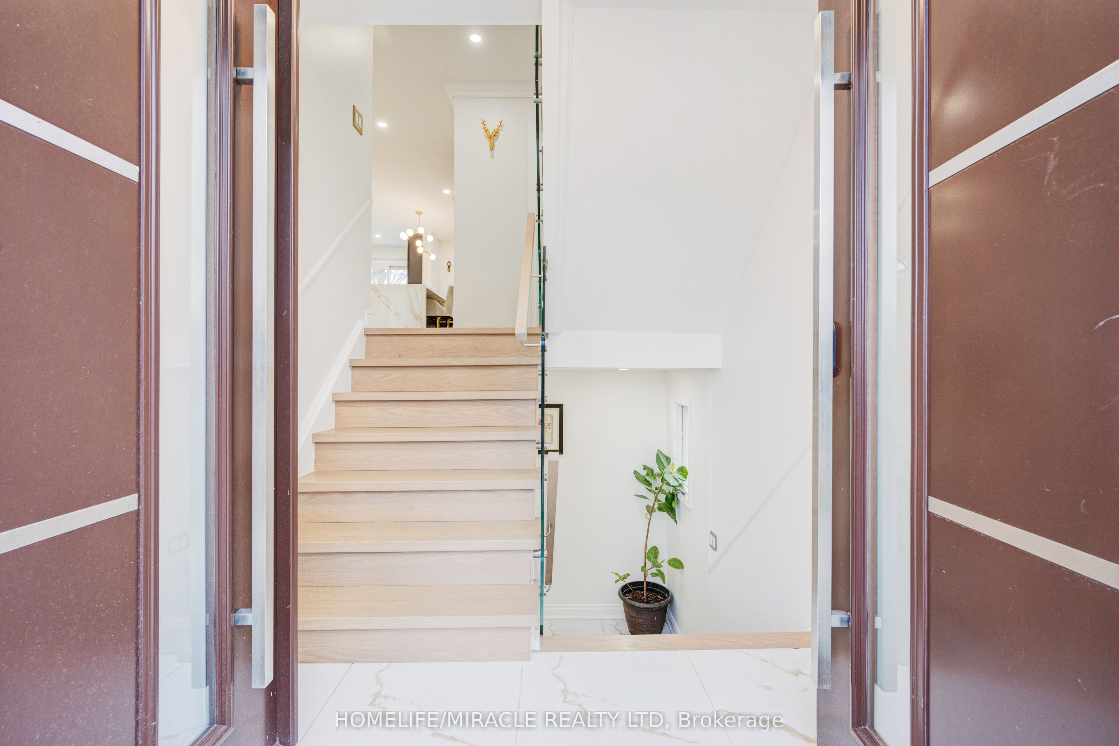 204 Sheraton Court