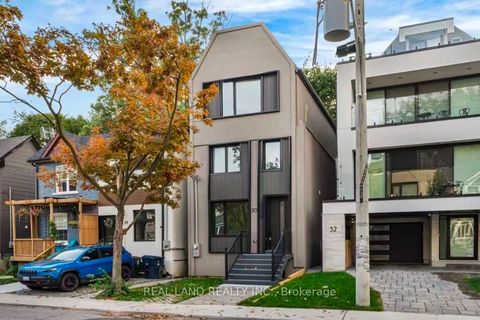 30 Winnifred Avenue Toronto ON M4M 2X3