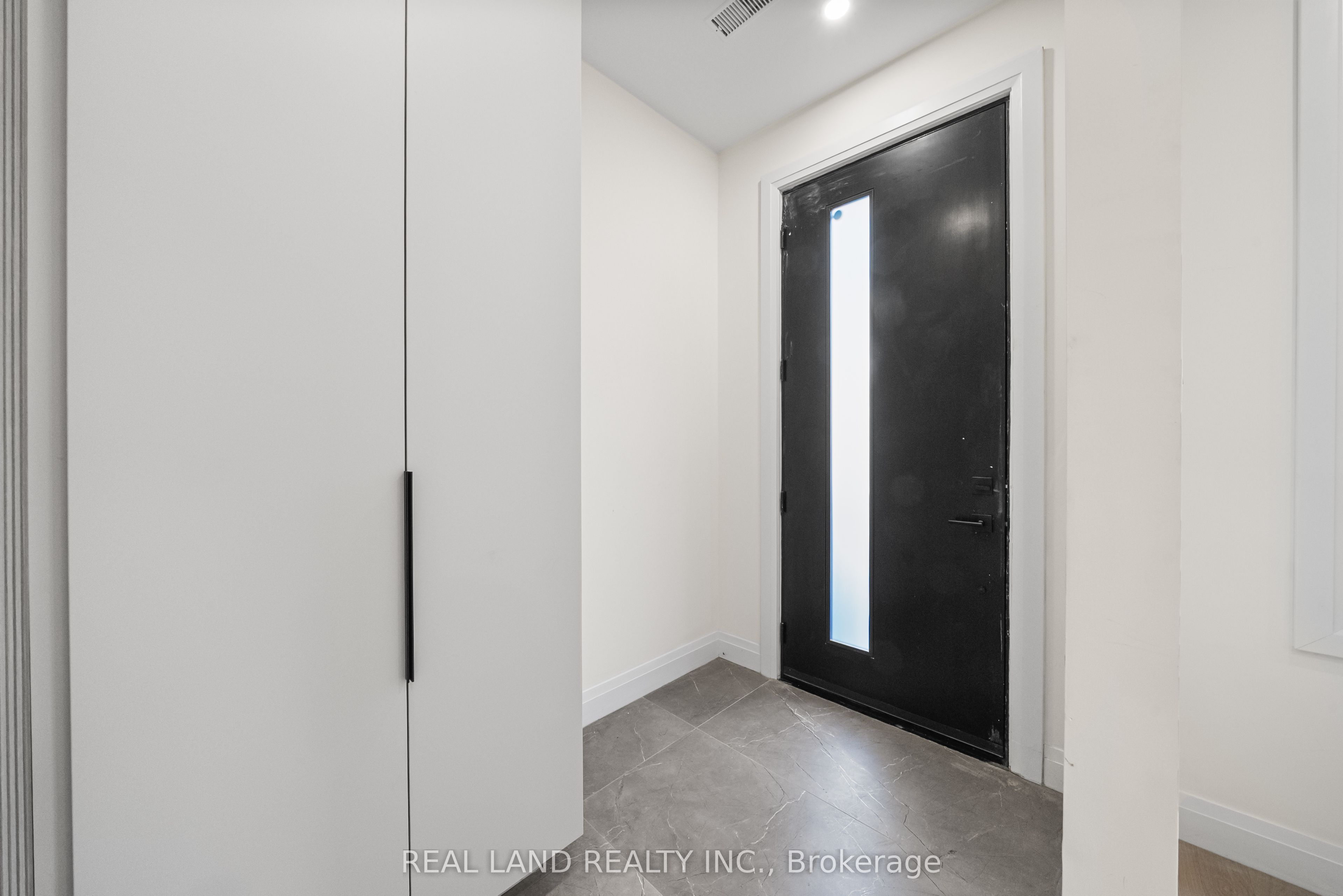 30 Winnifred Avenue