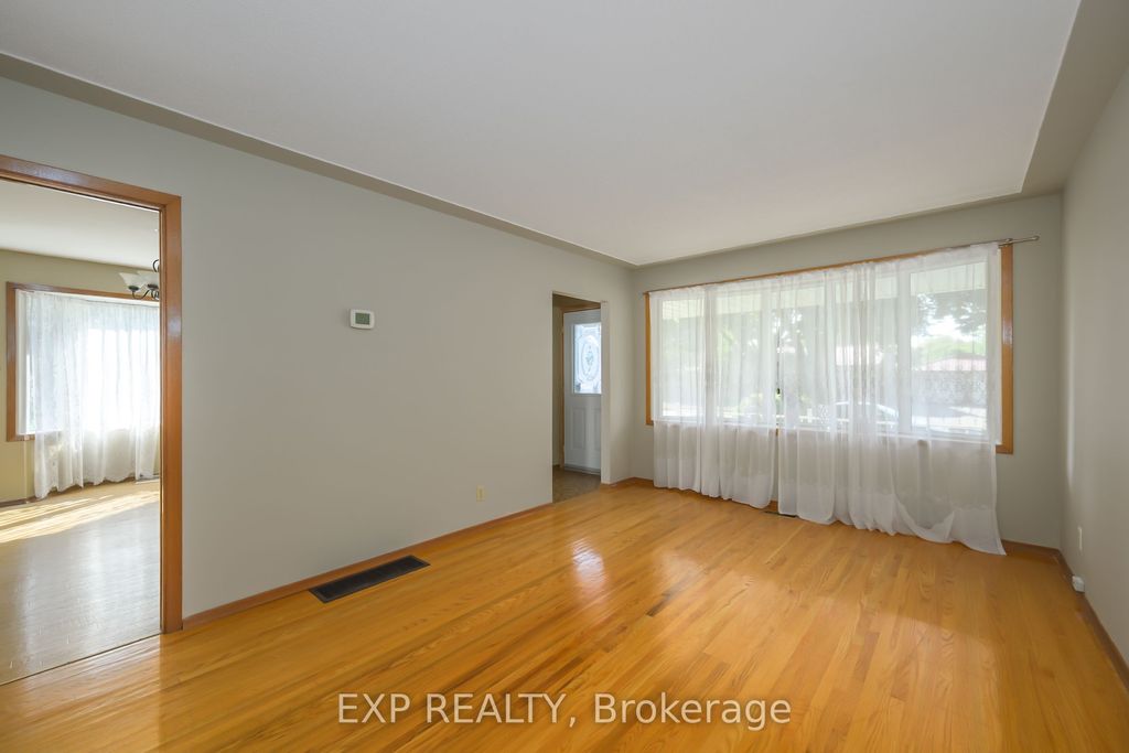 Photo of 289 Fairhaven Circle, London East, ON N5W 1E4 (MLS # X12895544)