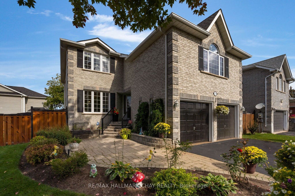 Photo of 6 Whispering Pine Place, Barrie, ON L4N 9R9 (MLS # S14031892)