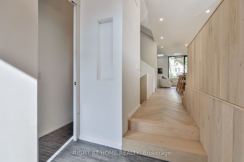 Photo of 22 Duart Park Road, Toronto, ON M4E 1J2 (MLS # E12473089)