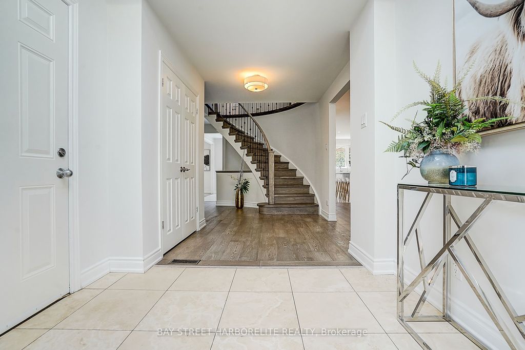 Photo of 190 Digby Road, Oakville, ON L6J 6C7 (MLS # W13125888)