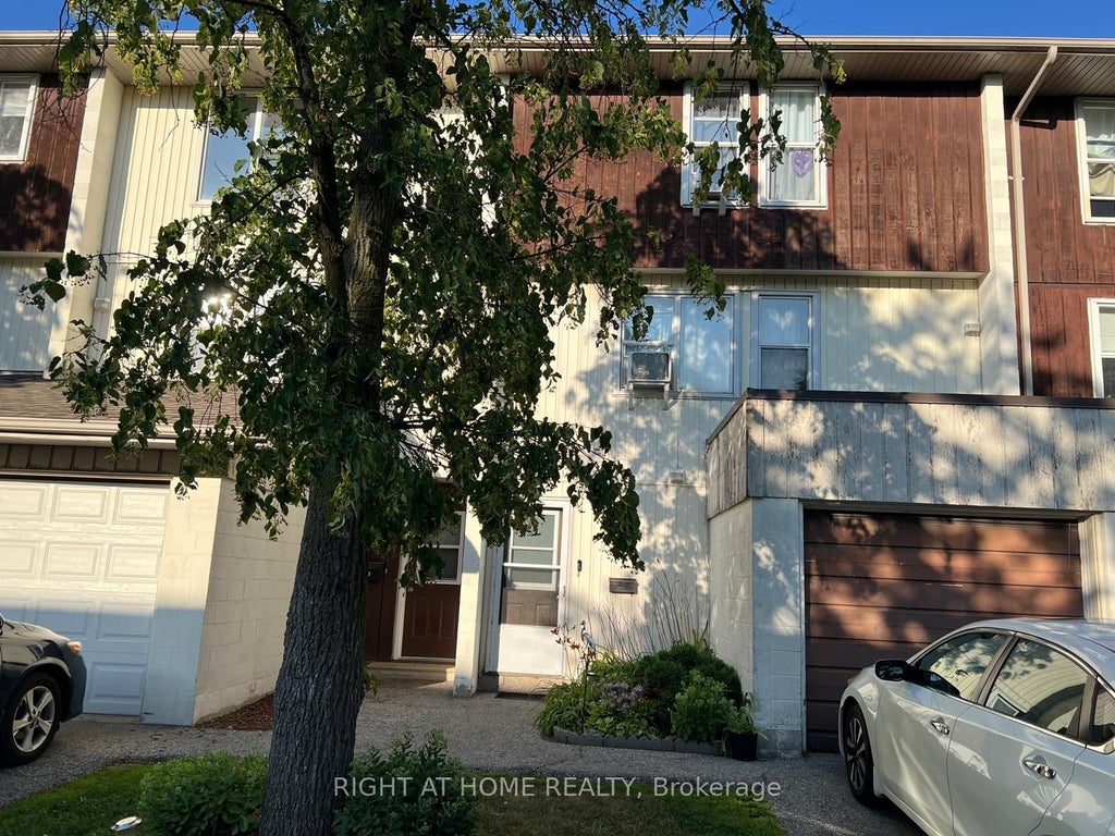 Photo of 135 Chalmers Street S #81, Cambridge, ON N1R 6M2 (MLS # X14079726)