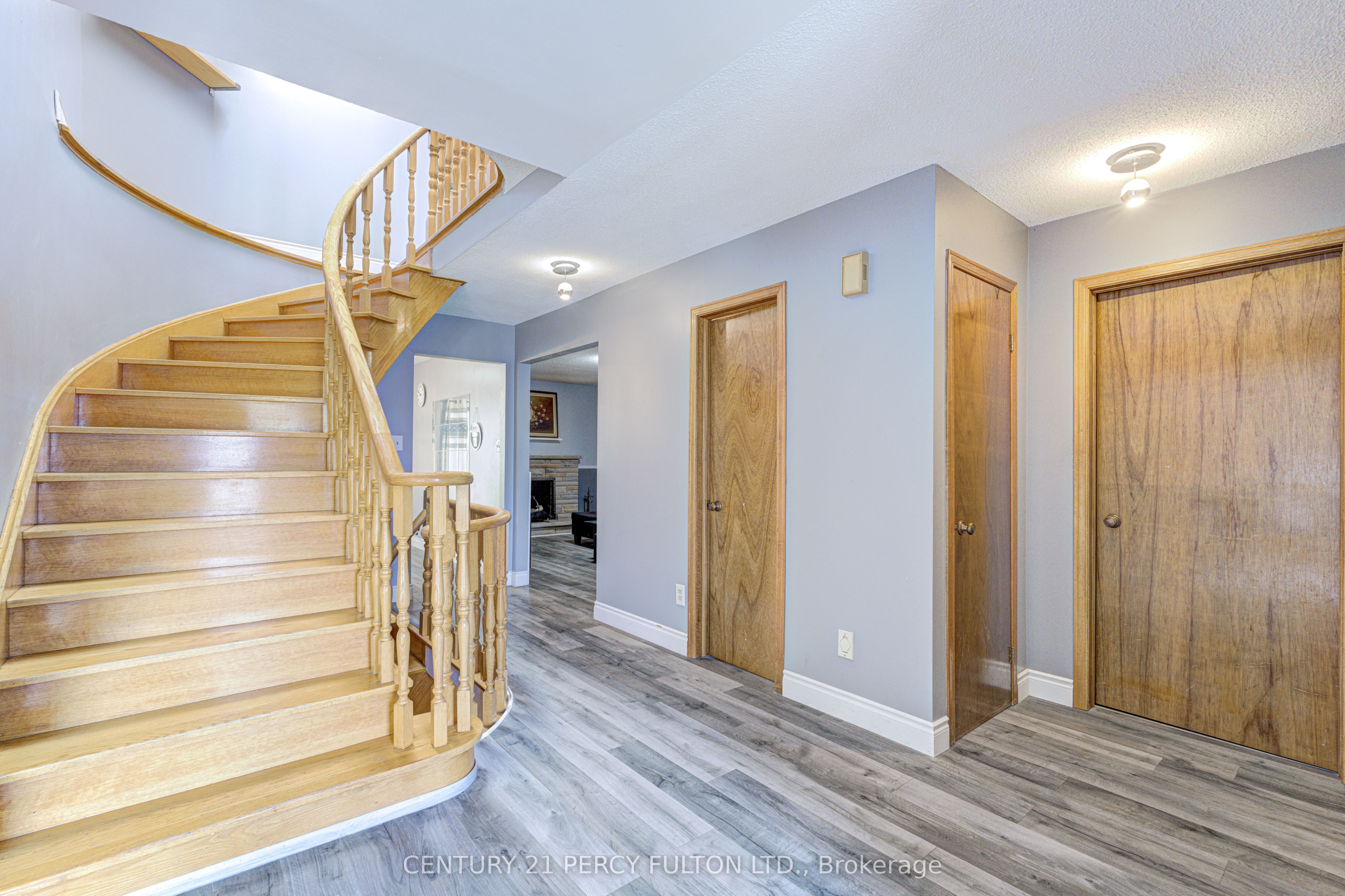 1042 Wetherby Lane