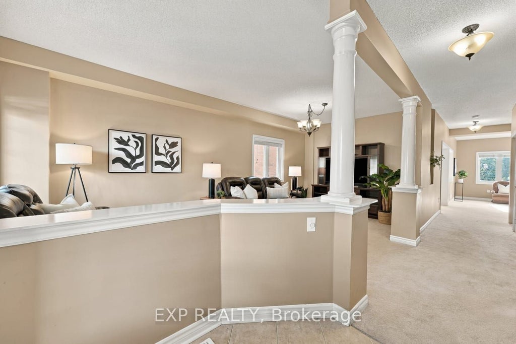 Photo of 36 Saltzburg Crescent, Georgina, ON L4P 4H3 (MLS # N13798914)