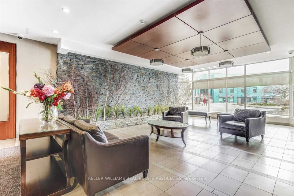 50 Kingsbridge Garden Circle 1104