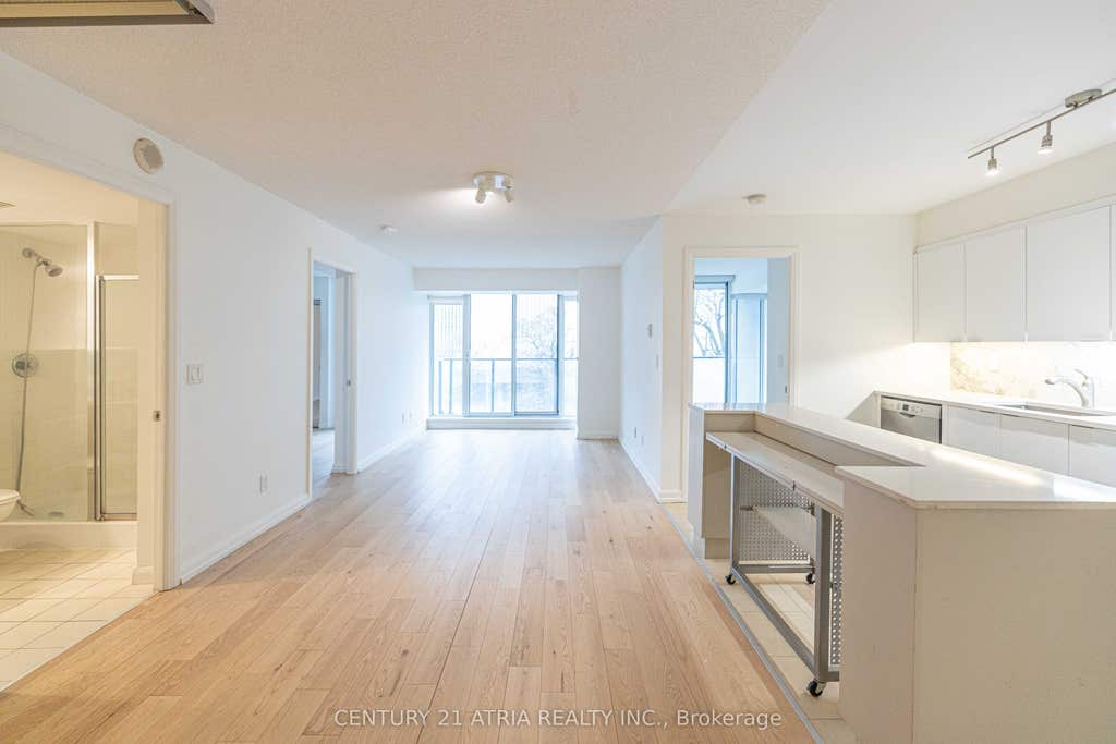 Photo of 111 Elizabeth Street #606, Toronto, ON M5G 1P7 (MLS # C13658566)