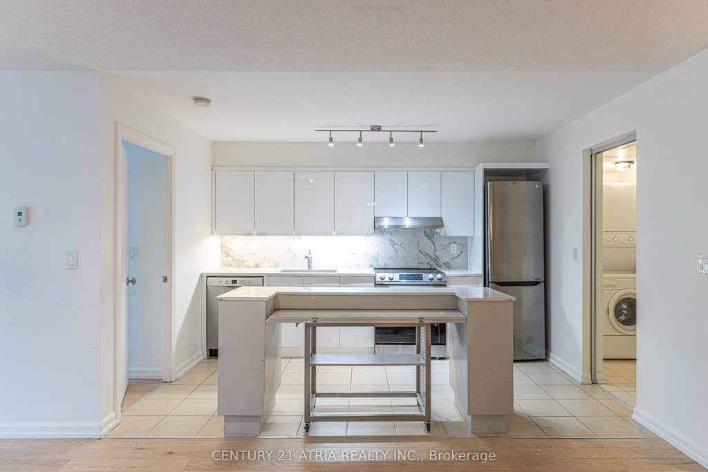Photo of 111 Elizabeth Street #606, Toronto, ON M5G 1P7 (MLS # C13658566)
