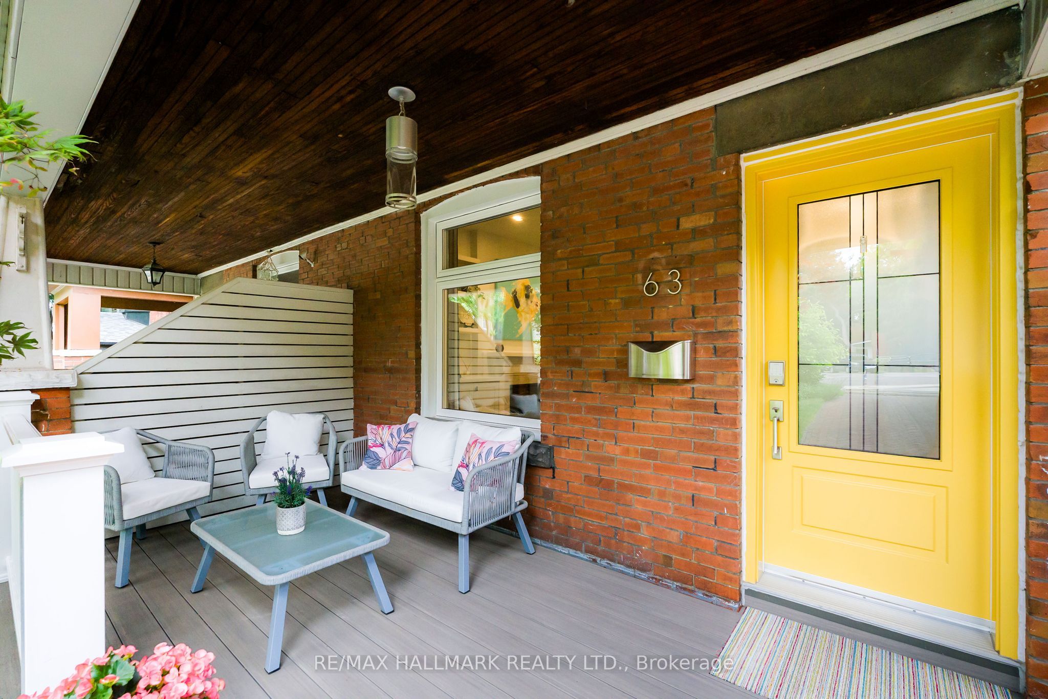 63 Hillsview Avenue