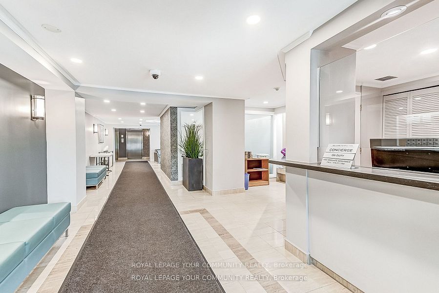 95 La Rose Avenue 1004