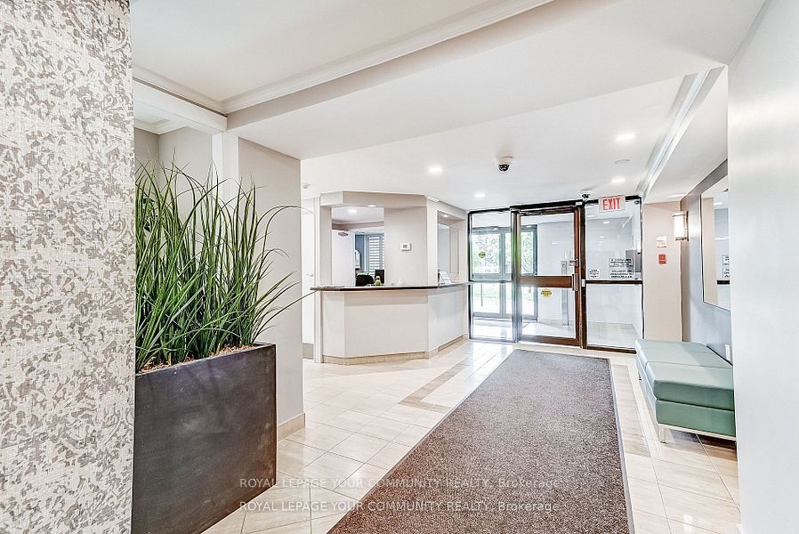95 La Rose Avenue 1004